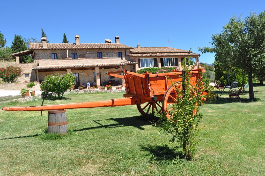 Farm Stay Il Carro Del Colle Collevalenza Exterior foto